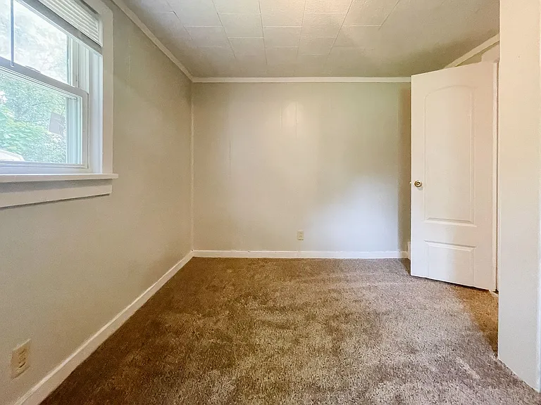 2118 S Penn St — Photo 12