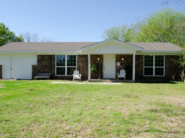 308 E Broadmore Ave, Wills Point, TX 75169