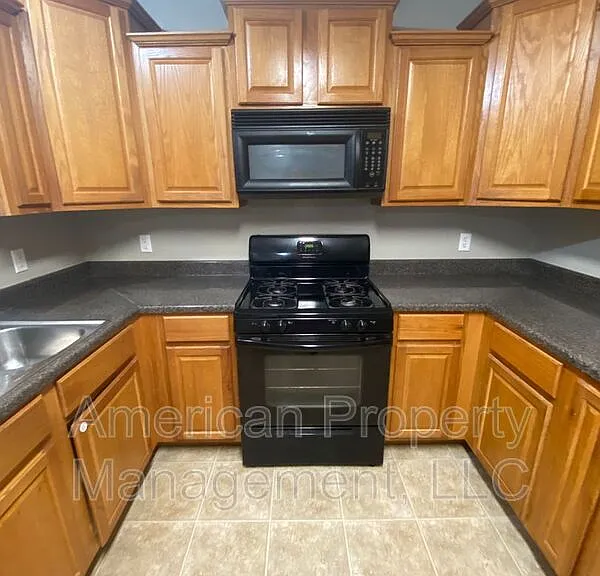 4716 NE Wisconsin St — Photo 20