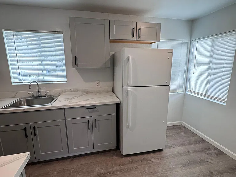 1125 Lochbrae Rd #1 — Photo 14