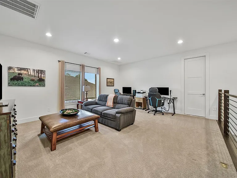 1015 Oak Briar Ln — Photo 37