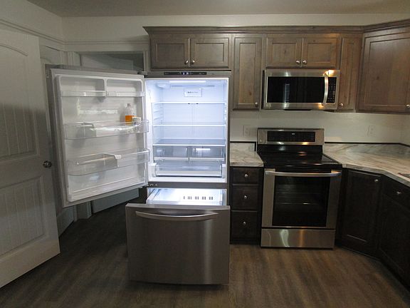 3rd image of 370 W 135 N #B