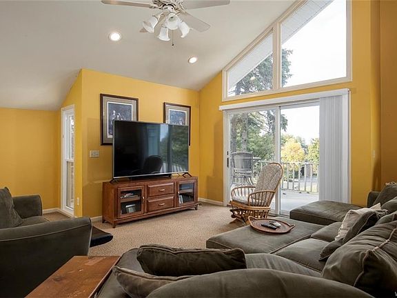 5th image of 61 Fox Chapel Dr