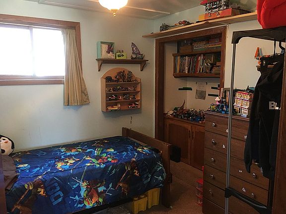 Downstair bedroom or office 