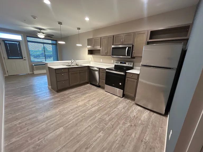 Plaza 93 Apartments — Photo 81