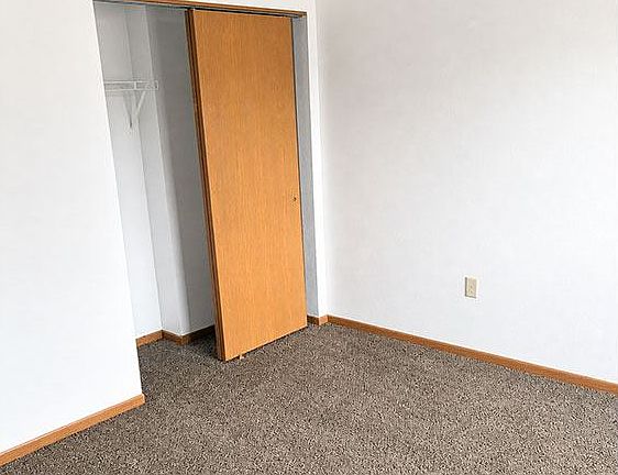 4th image of 300 6th Ave SW #3297814
