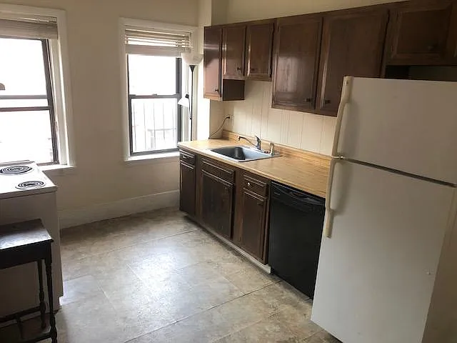 3 bed, $3,400 — Photo 3