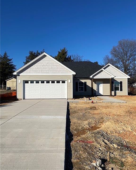 1st image of 1009 Fairfield Dr