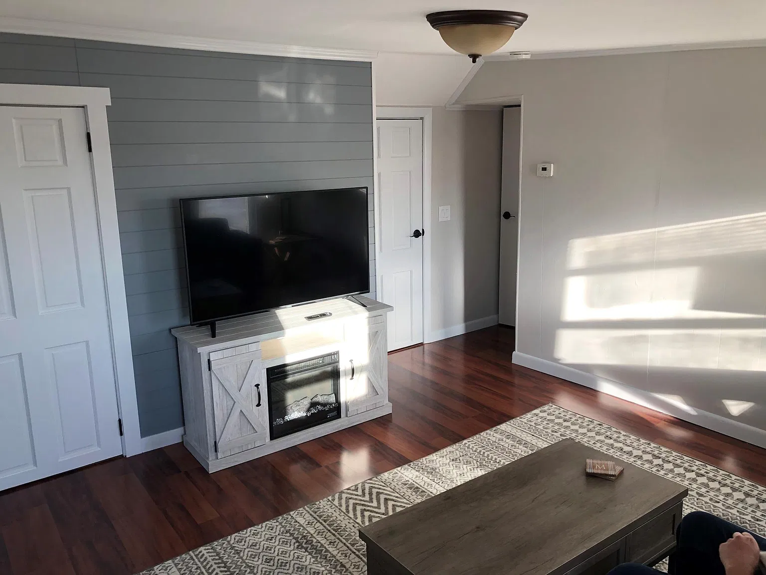 117 Bay View Ave — Photo 2