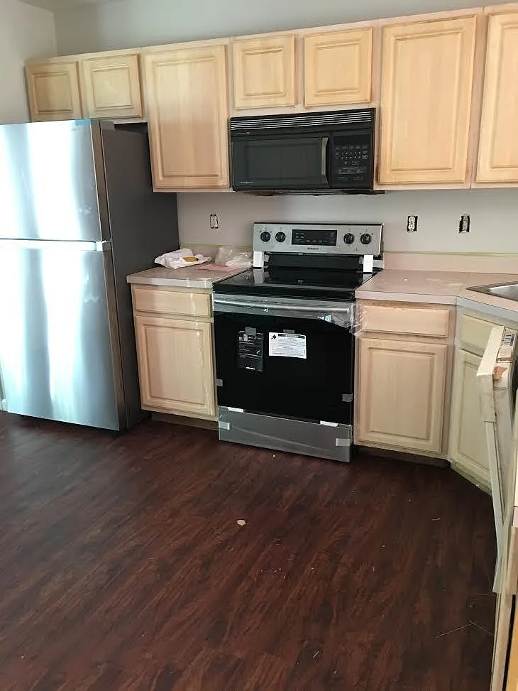3 bed, 1.5 bath, 1446 sqft, $1,950 — Photo 2