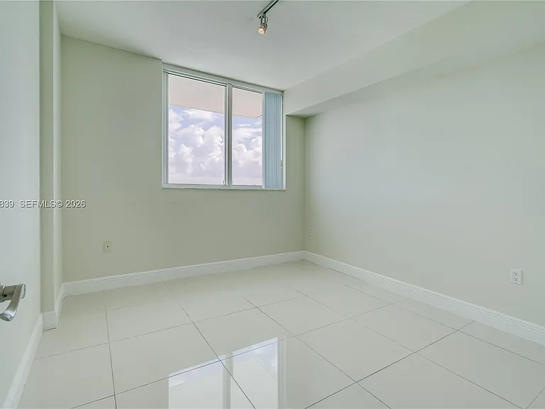 1871 NW South River Dr #802 — Photo 27