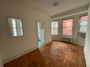 2045 Spruce St APT 1F, Philadelphia, PA 19103