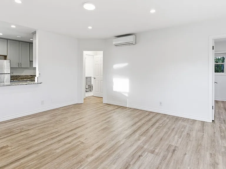 1313 Pico Blvd — Photo 3