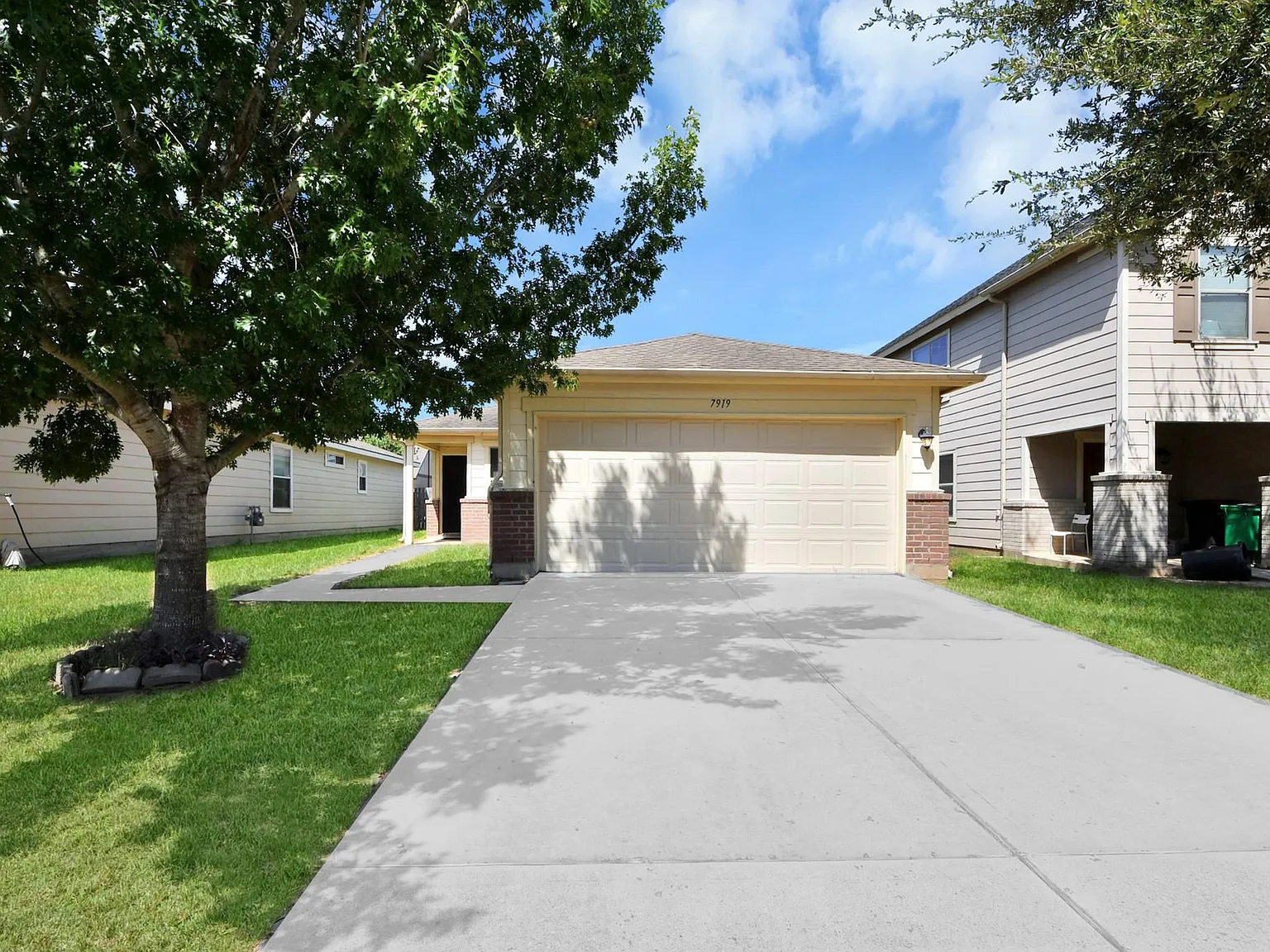 4 bed, 2.0 bath, 1353 sqft, $1,500 — Photo 2