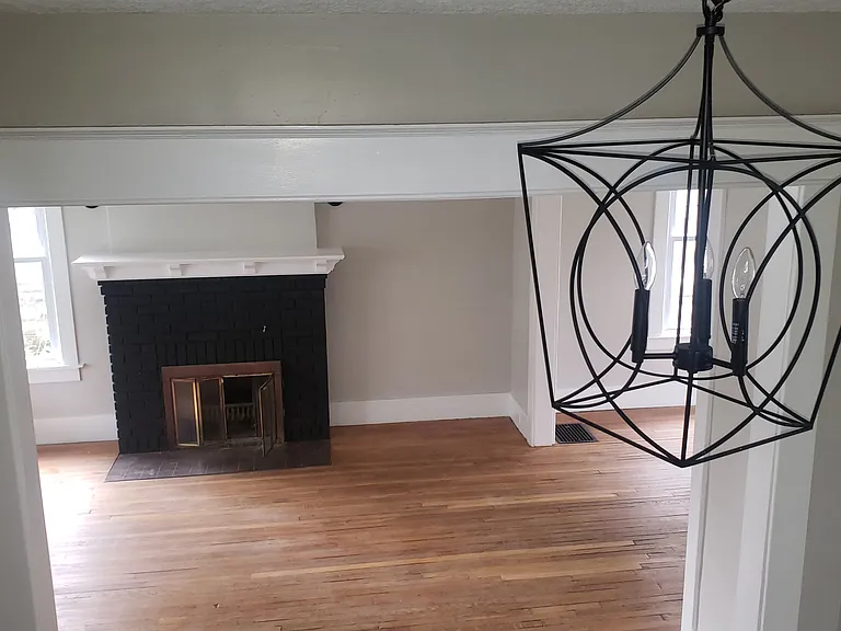 1135 Boyd St — Photo 3