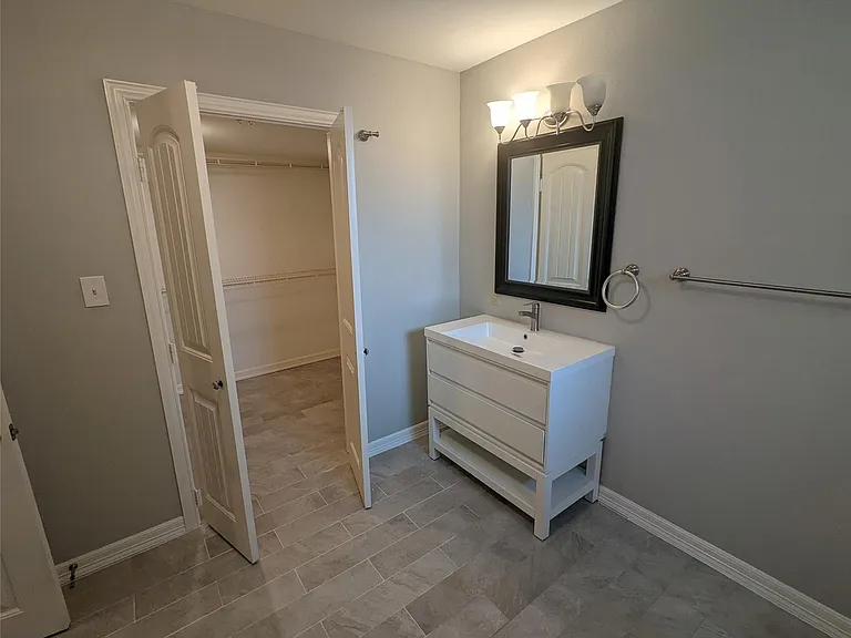 7521 Laredo St — Photo 18