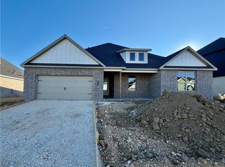 663 Primitivo Ave, Tontitown, AR 72762