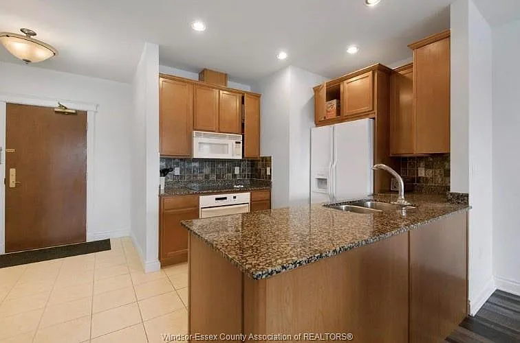 5055 Riverside Dr E #201 — Photo 20