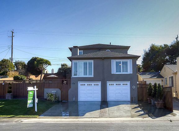 3rd image of 205 Brentwood Dr