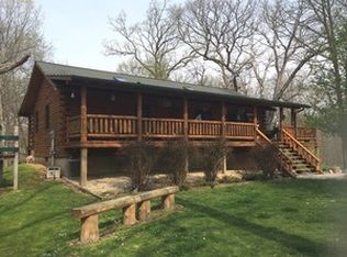 19 N Walnut Dr, Putnam, IL 61560