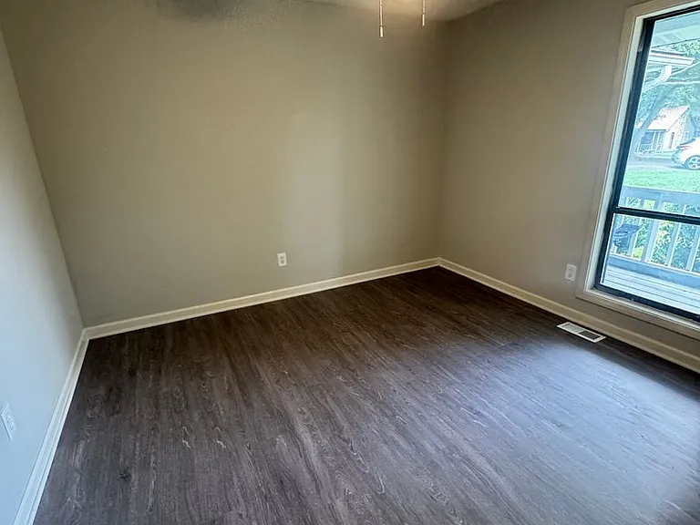 370-372 Booth Cir SW #370-372 — Photo 7