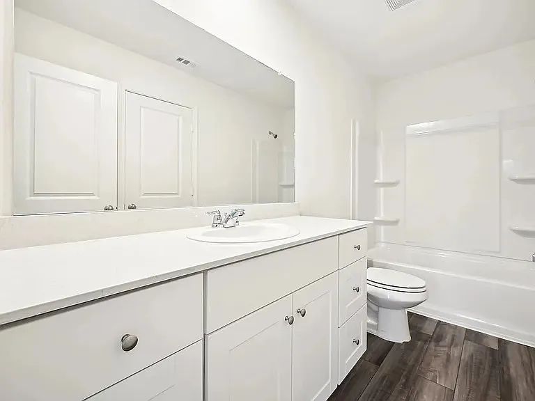2204 Burnwood St — Photo 18