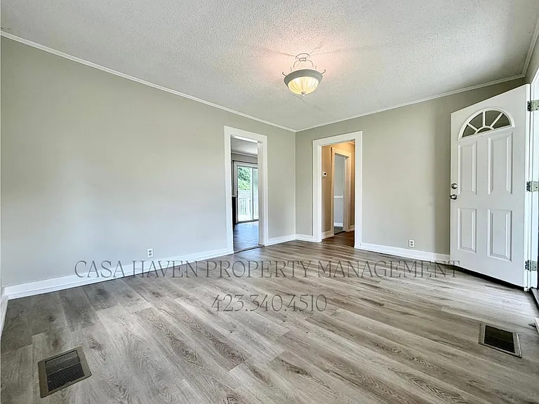 320 Clark St — Photo 3