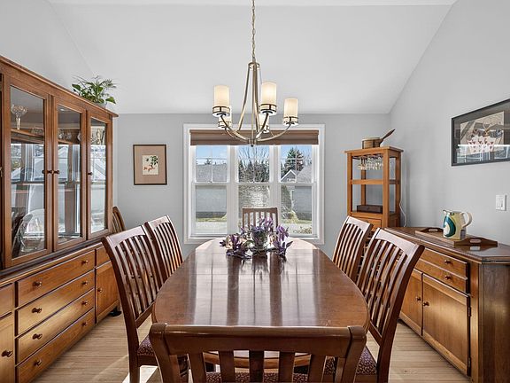 3rd image of 22 Mill Pond Road #22