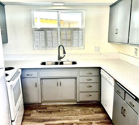 3rd image of 2642 Curlew St #2642