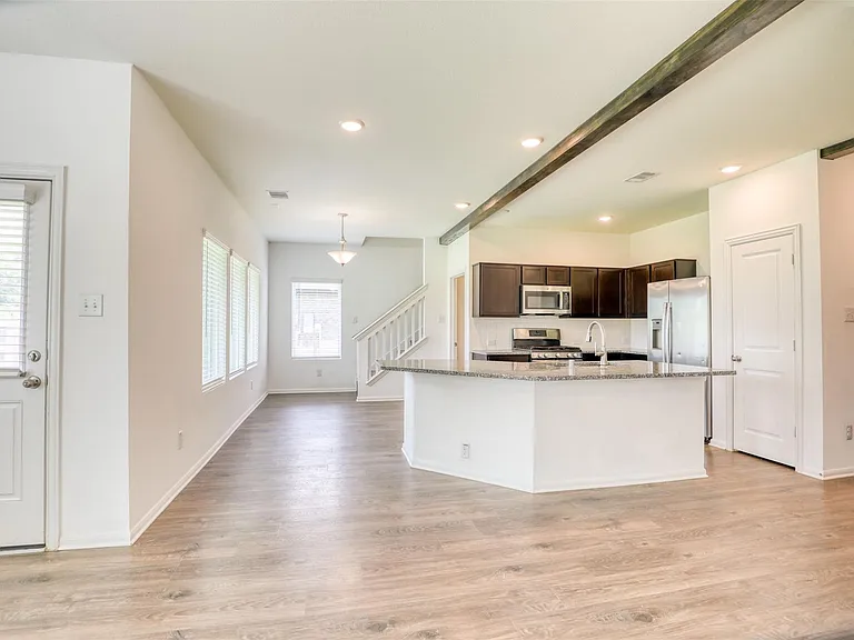 407 Magnolia St — Photo 8