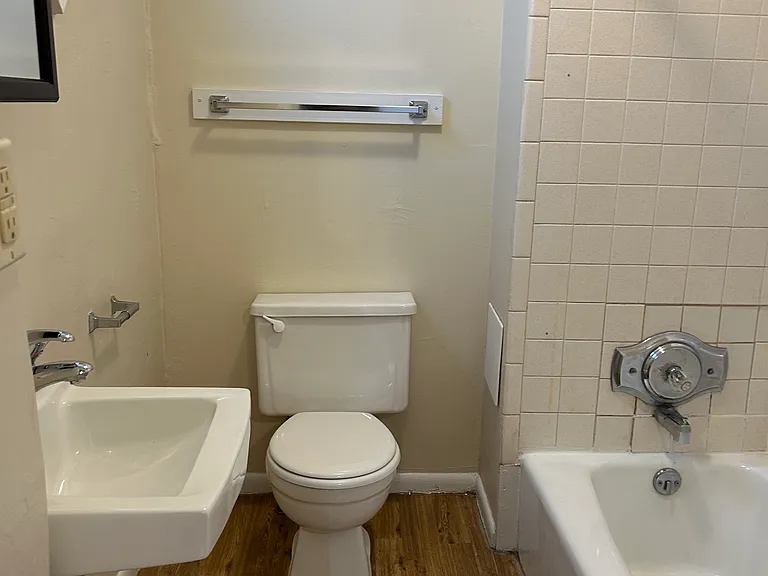 271 S Prospect St #4 — Photo 5