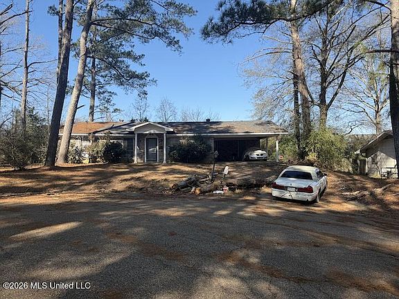 5th image of 1984 Longwood Dr