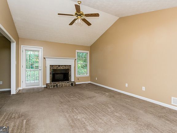 3rd image of 241 Bridge Pl