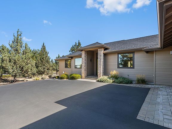 2nd image of 704 Golden Pheasant Dr