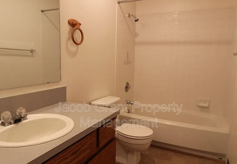 627 Hoopes Ave #1 — Photo 6