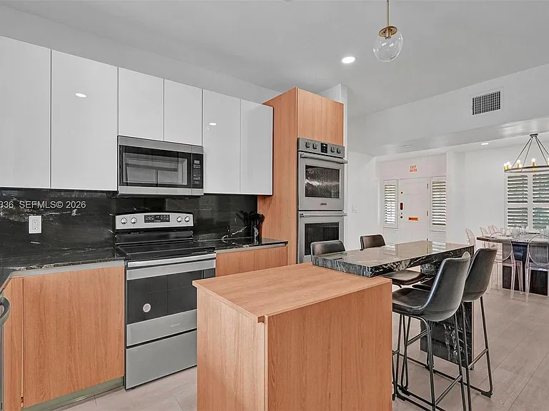 5440 NE 22nd Ave — Photo 49