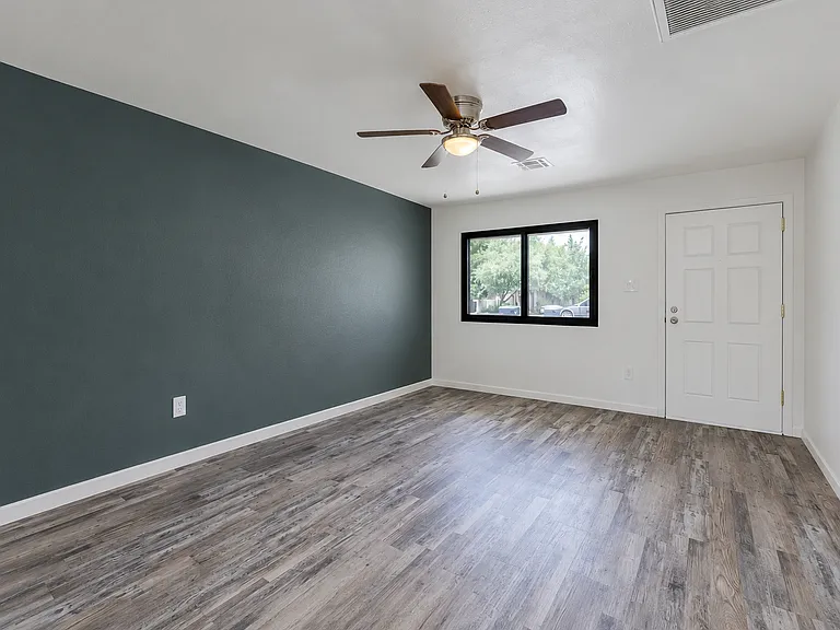 1221 E Henry St — Photo 18
