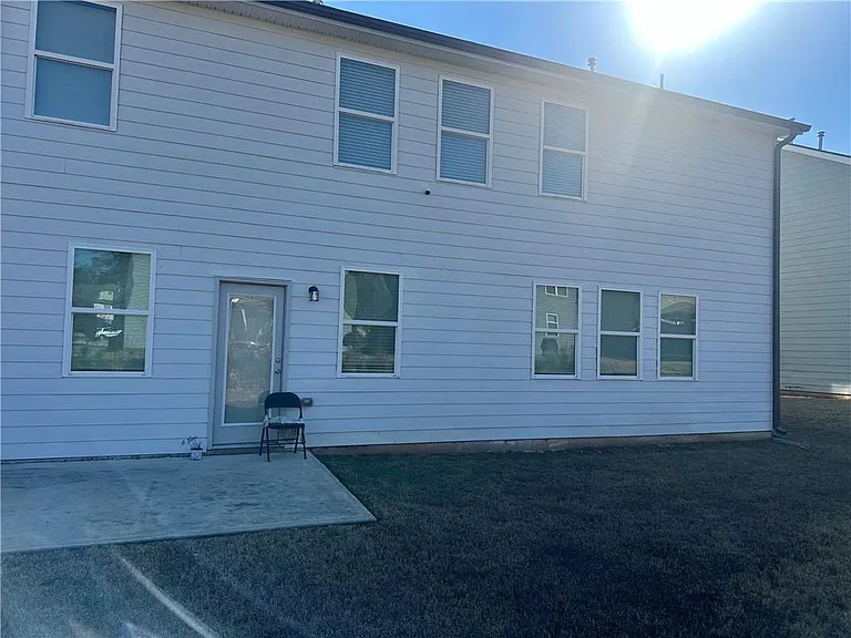 7226 Gladstone Cir — Photo 12
