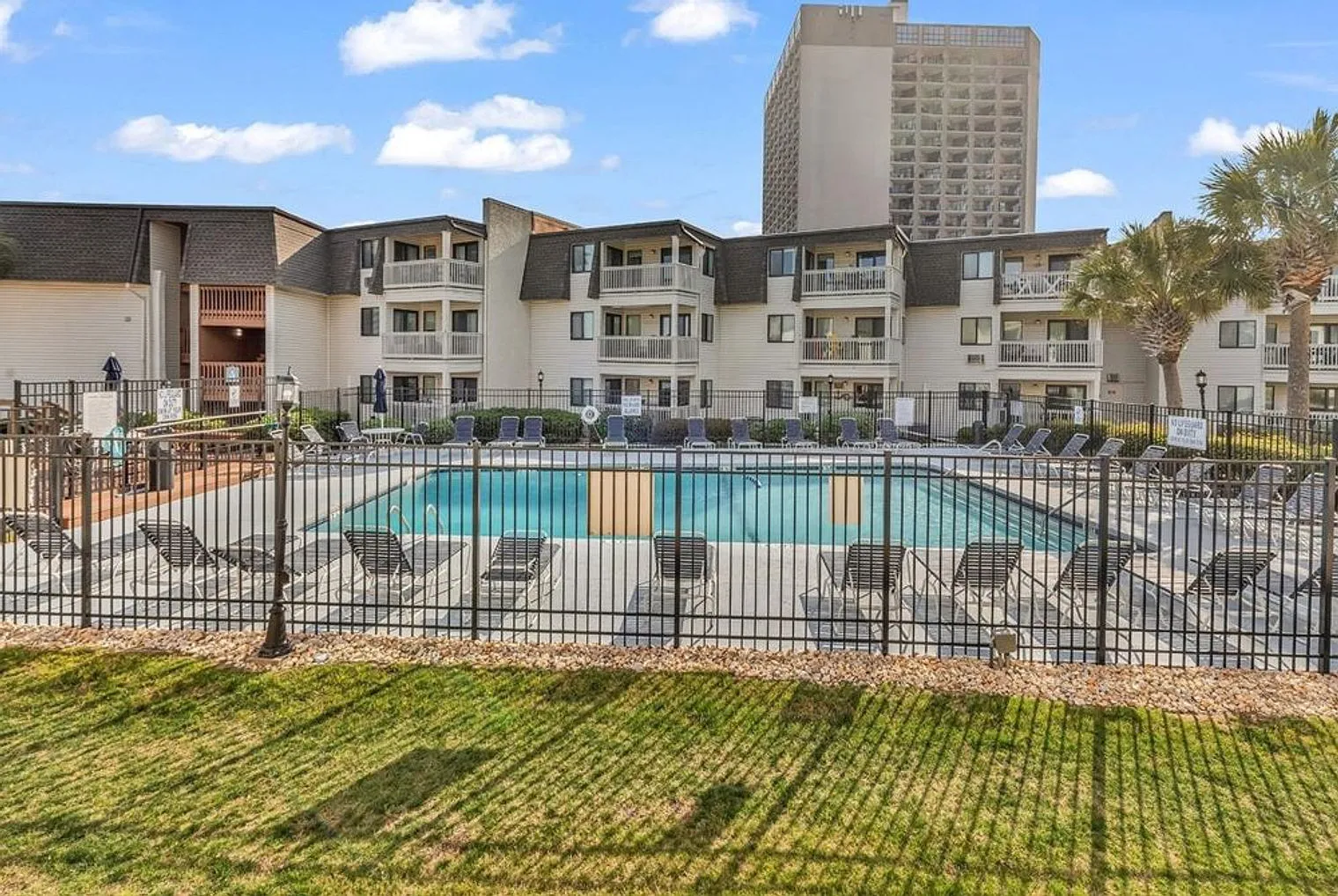 2 bed, 2.0 bath, 871 sqft, $2,600 — Photo 3