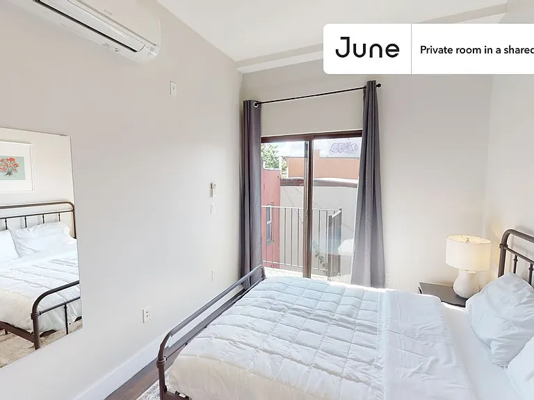 444 Franklin Ave #A — Photo 2