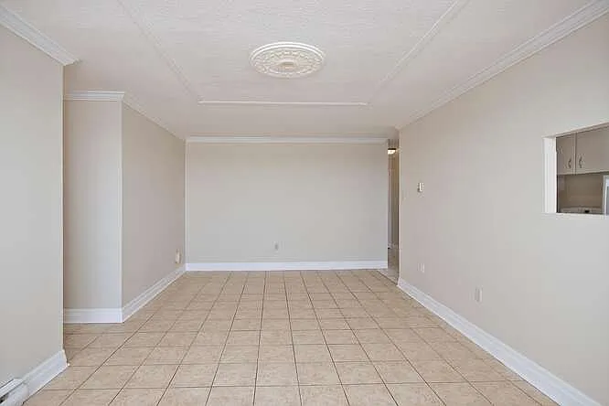 1100 Jalna Boulevard London — Photo 4