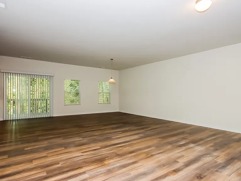 176 Nottingham Cir — Photo 5