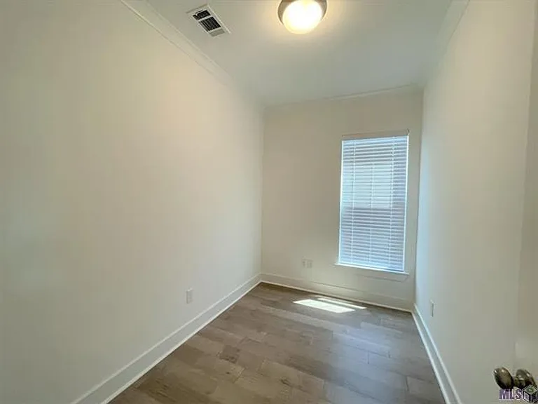 9905 Stonewater Dr — Photo 15