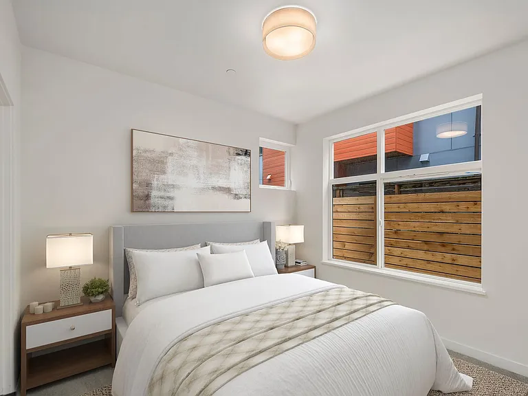 546 S Cloverdale St #D — Photo 6