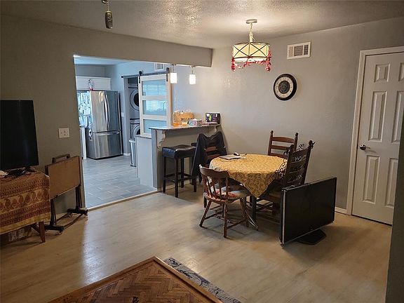 5th image of 2358 Oxford Way
