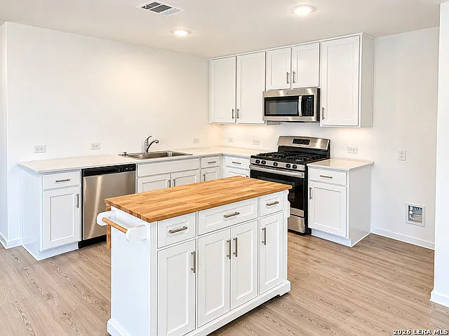 4 bed, 2.0 bath, 1375 sqft, $1,450 — Photo 3