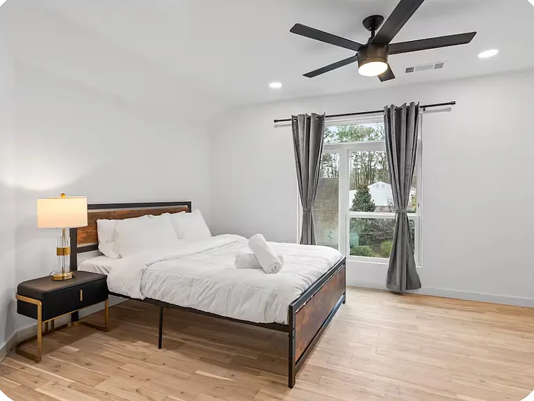 1195 Shalimar Dr NE — Photo 3