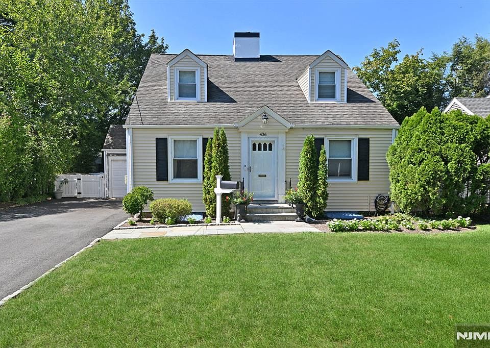 1st image of 436 Cambridge Rd