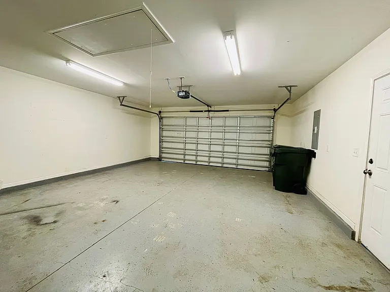 1404 Abberbury Dr — Photo 13