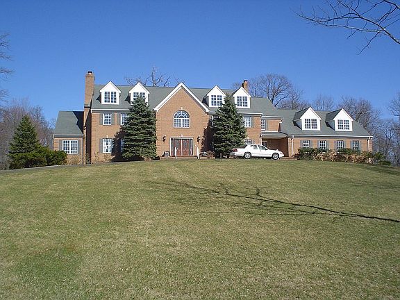 2nd image of 372 Dutchtown Rd